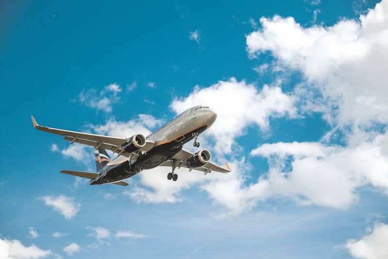 Gatwick Airport (LGW) taxi transfer from Walton On Thames by CABS WALTON - 35 miles, ~55 min journey