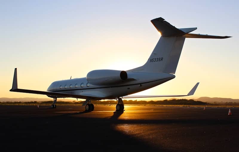 Southend Airport (SEN) taxi transfer from Walton On Thames by CABS WALTON - 60 miles, ~1h 30m journey