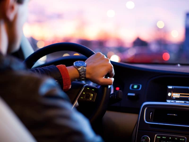 Corporate Travel service by CABS WALTON - professional Walton On Thames taxi corporate travel transportation