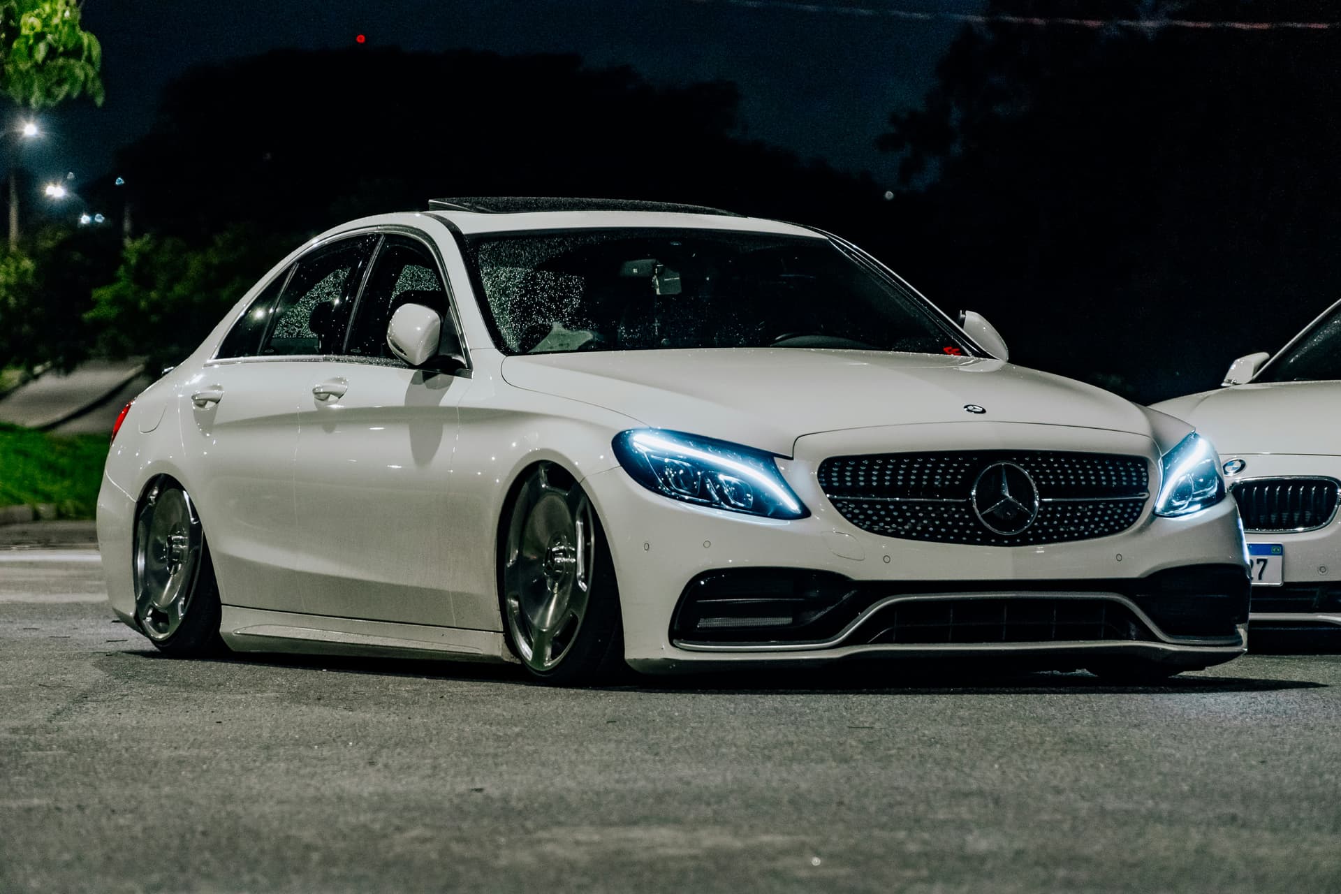 VIP Mercedes S Class 2026 taxi vehicle - CABS WALTON Walton On Thames airport transfer fleet - 1-3 passengers 3 Large Bags